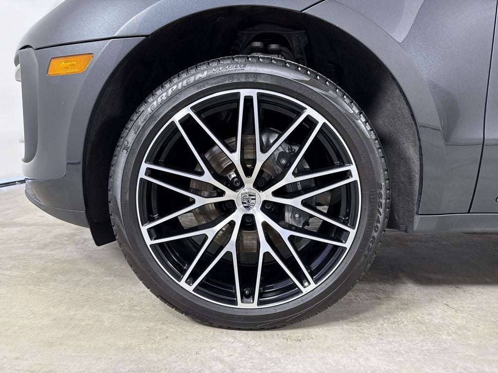 2024 Porsche Macan T