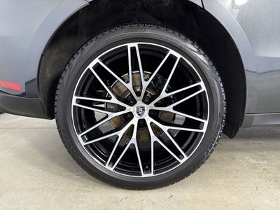 2024 Porsche Macan T