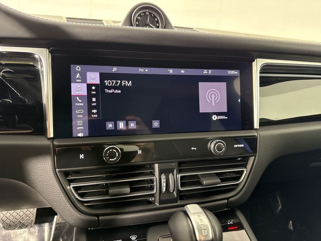 2024 Porsche Macan T