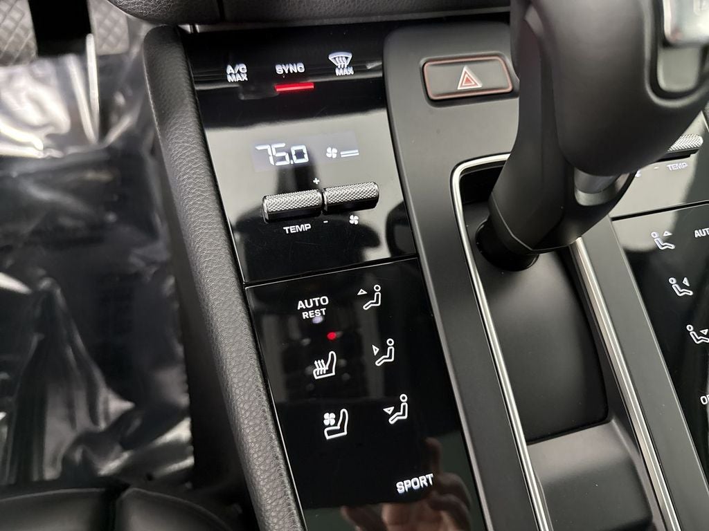 2024 Porsche Macan T