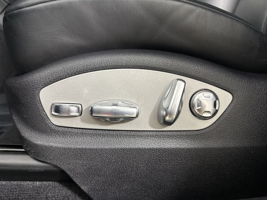 2024 Porsche Macan T