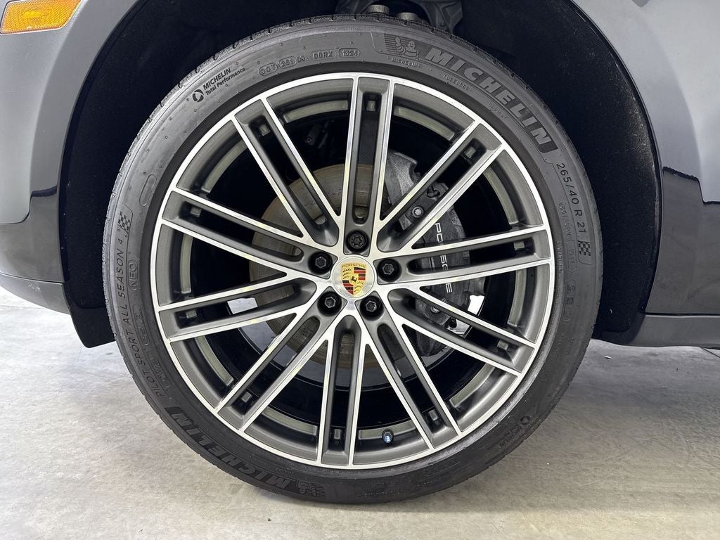 2024 Porsche Macan AWD