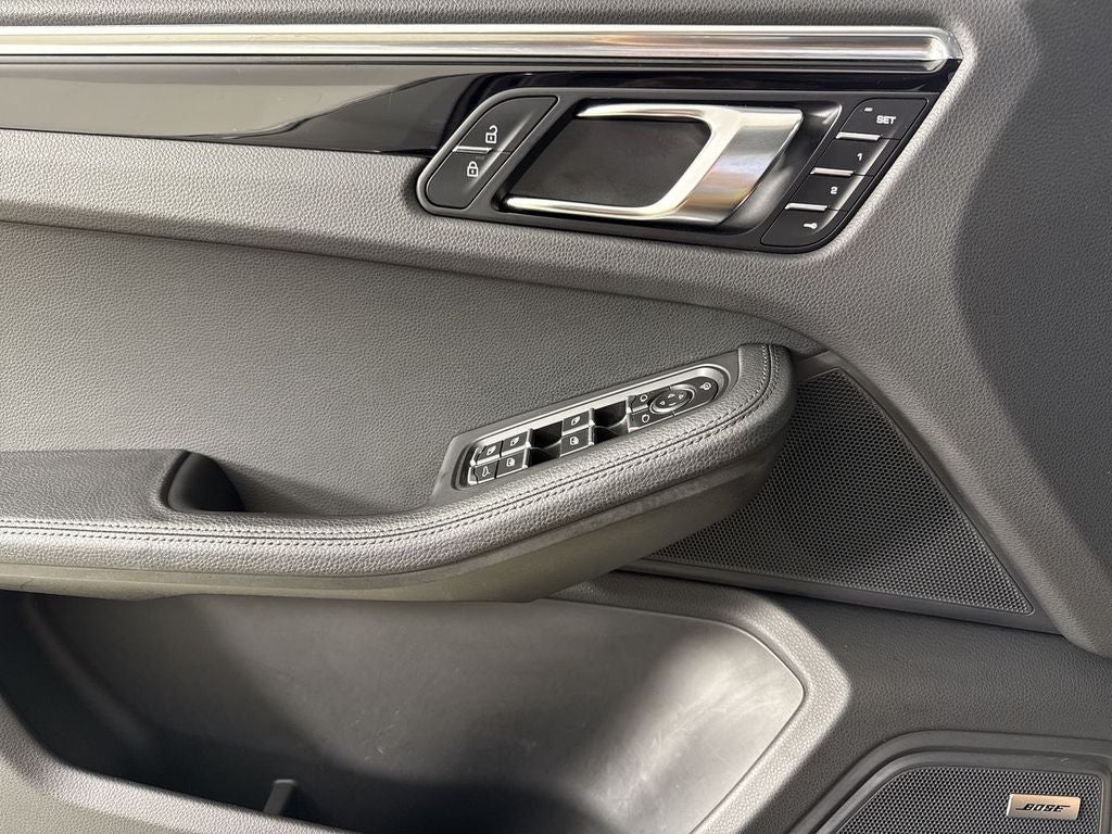 2024 Porsche Macan AWD
