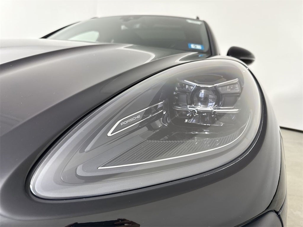 2025 Porsche Macan AWD