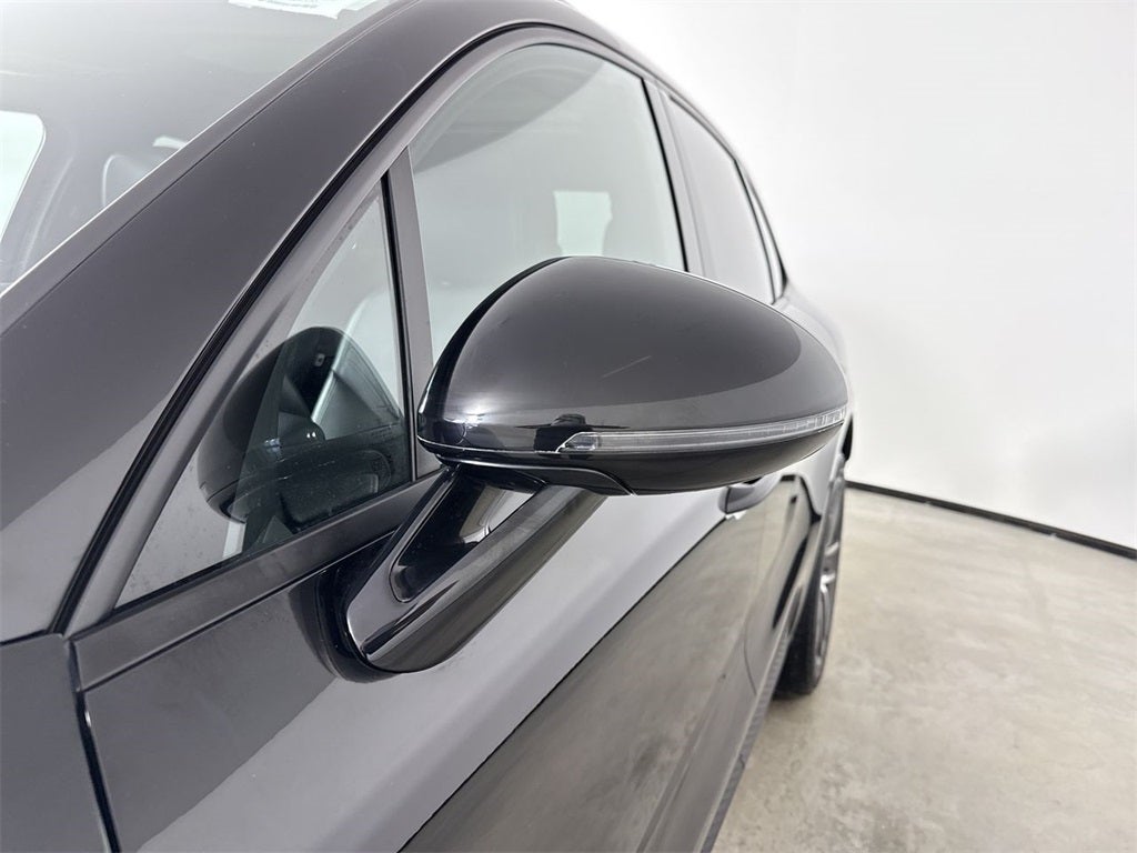 2025 Porsche Macan AWD