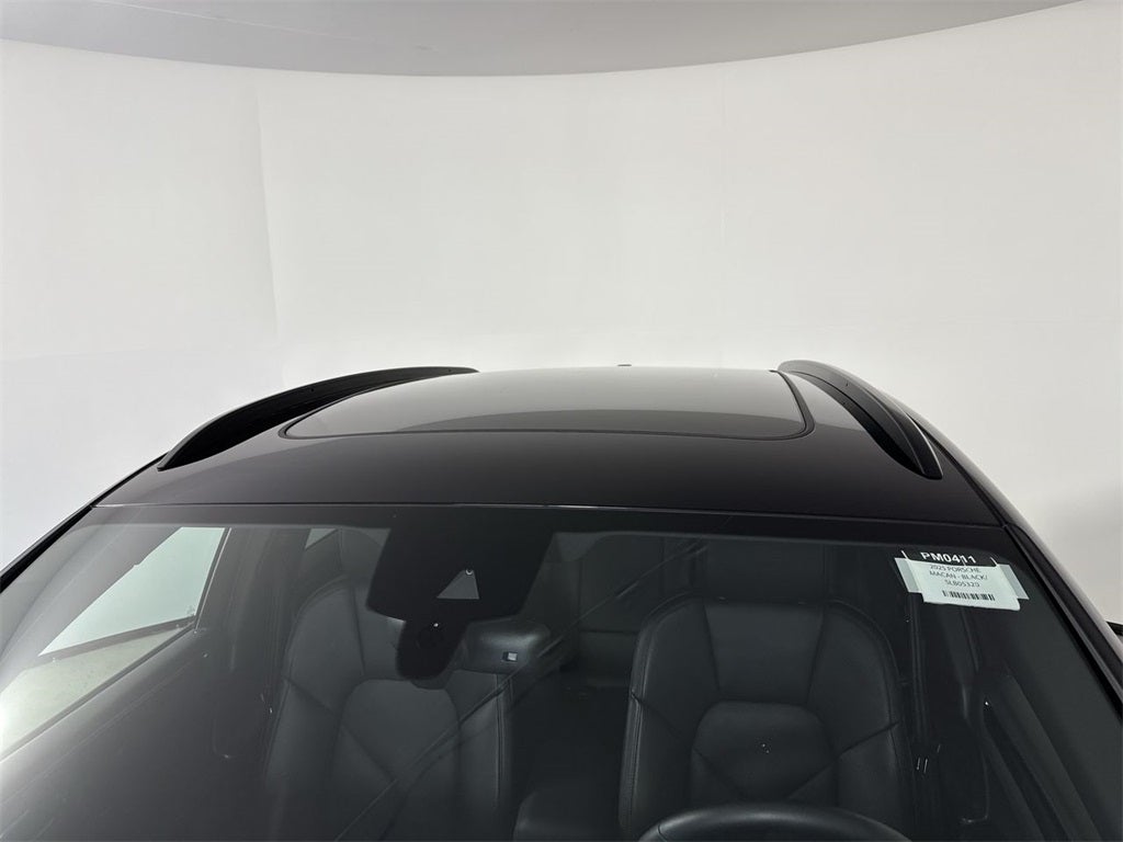 2025 Porsche Macan AWD