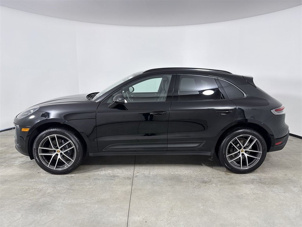 2025 Porsche Macan AWD