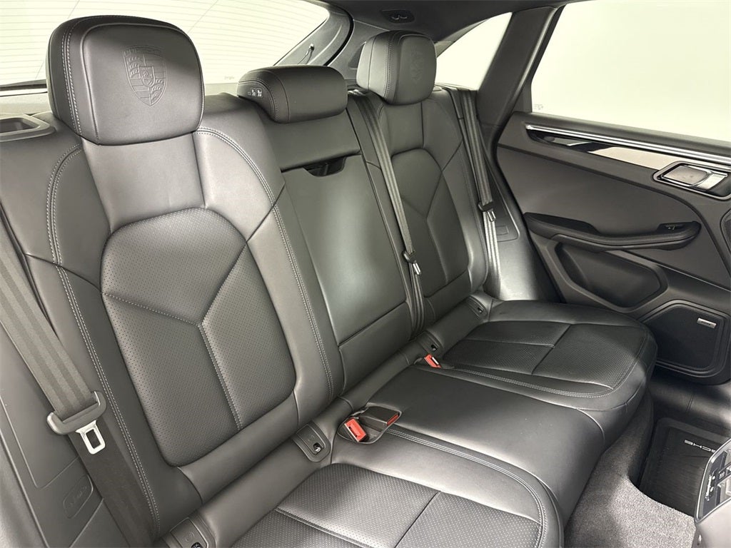 2025 Porsche Macan AWD
