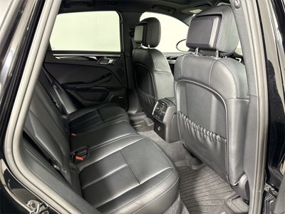 2025 Porsche Macan AWD