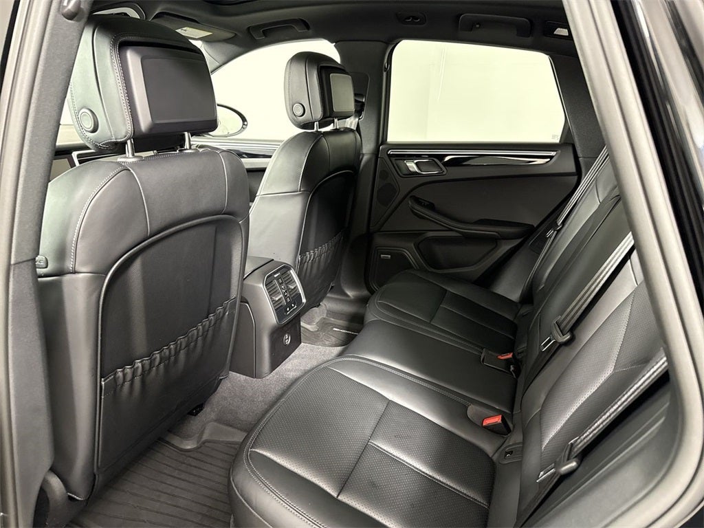 2025 Porsche Macan AWD