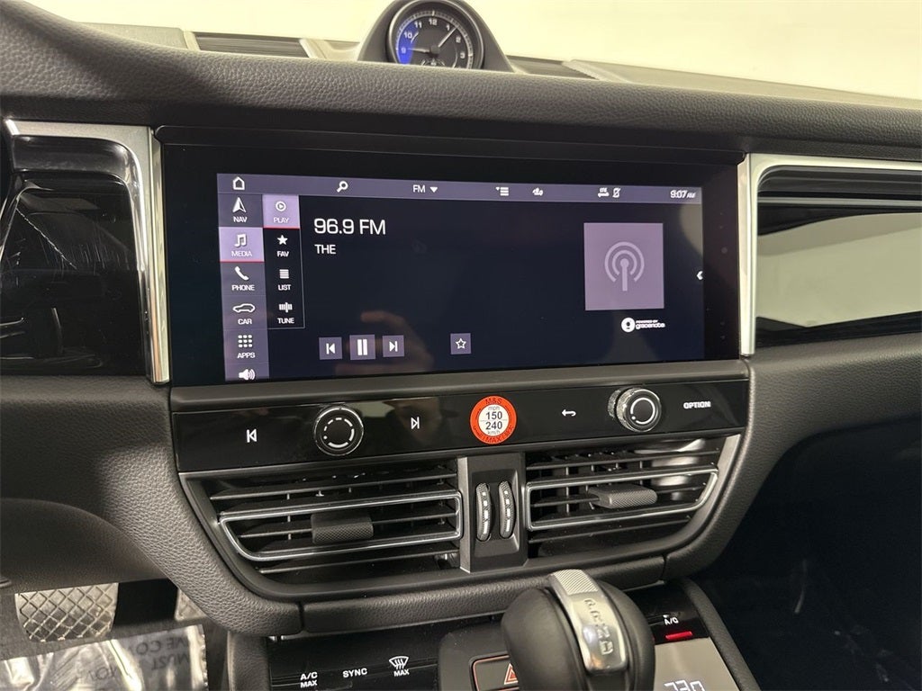 2025 Porsche Macan AWD