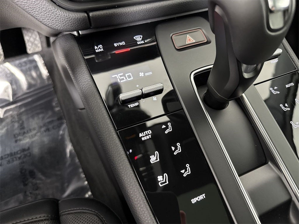 2025 Porsche Macan AWD