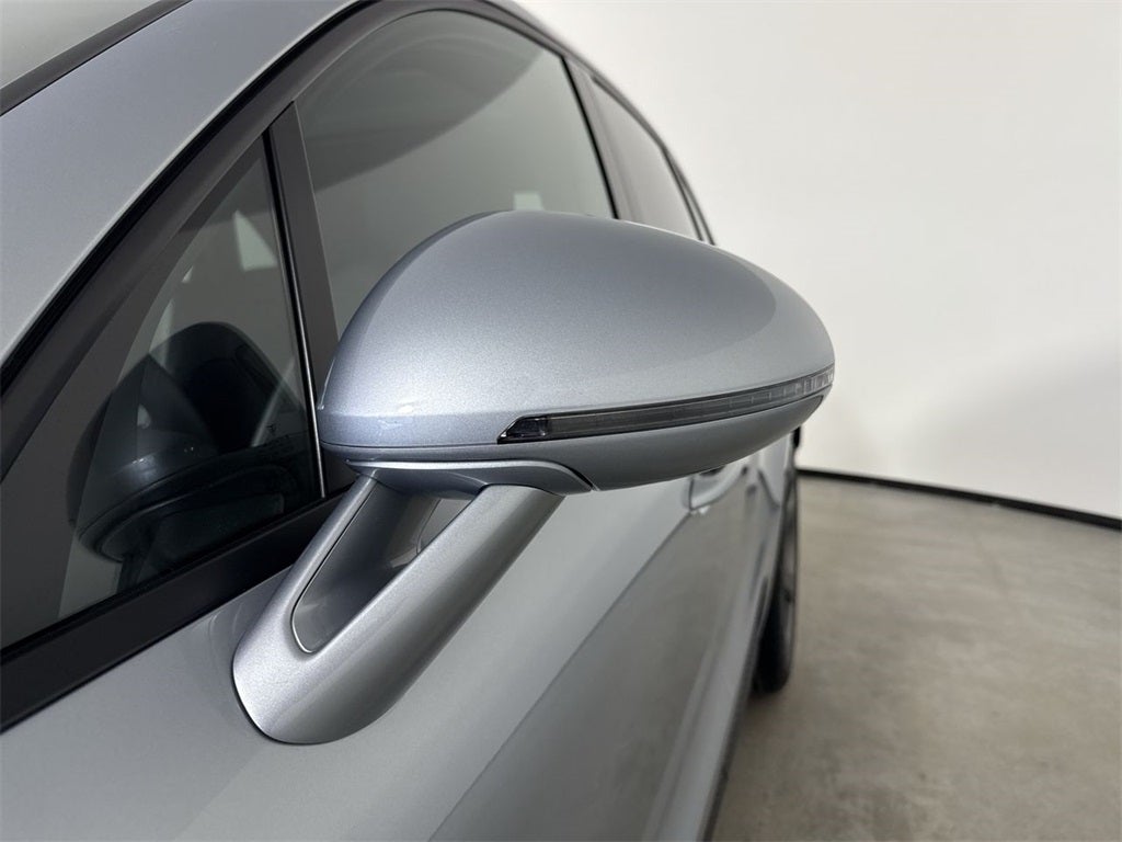 2025 Porsche Macan AWD