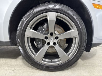 2025 Porsche Macan AWD