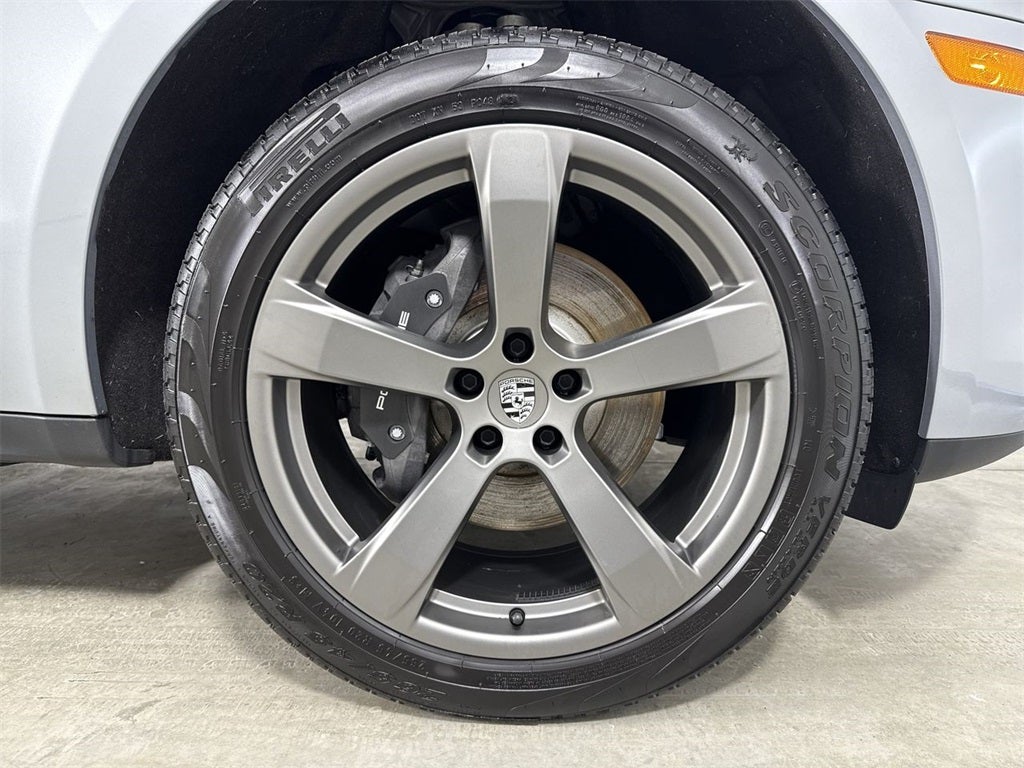 2025 Porsche Macan AWD