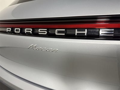 2025 Porsche Macan AWD