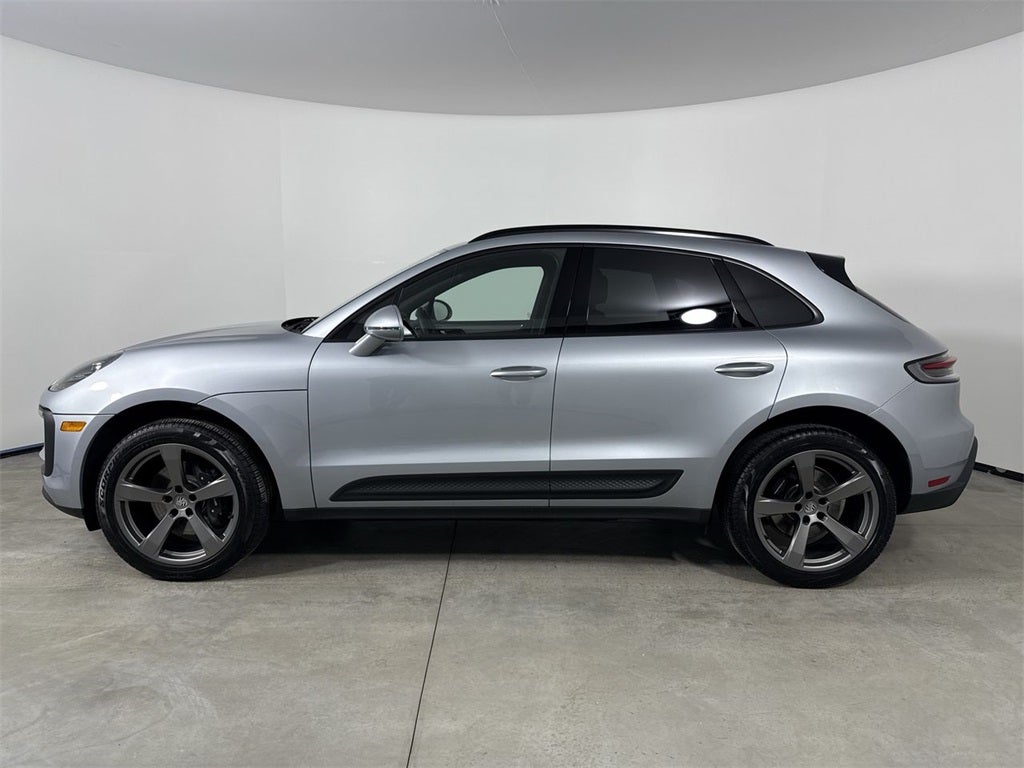 2025 Porsche Macan AWD