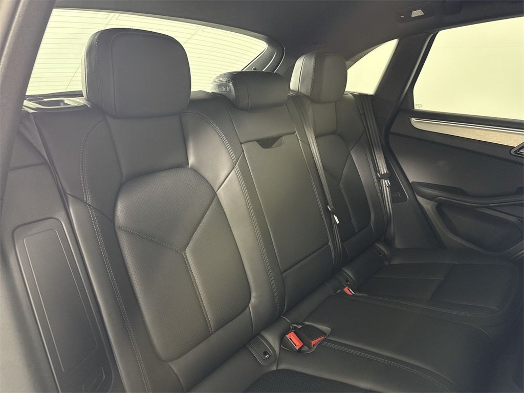 2025 Porsche Macan AWD