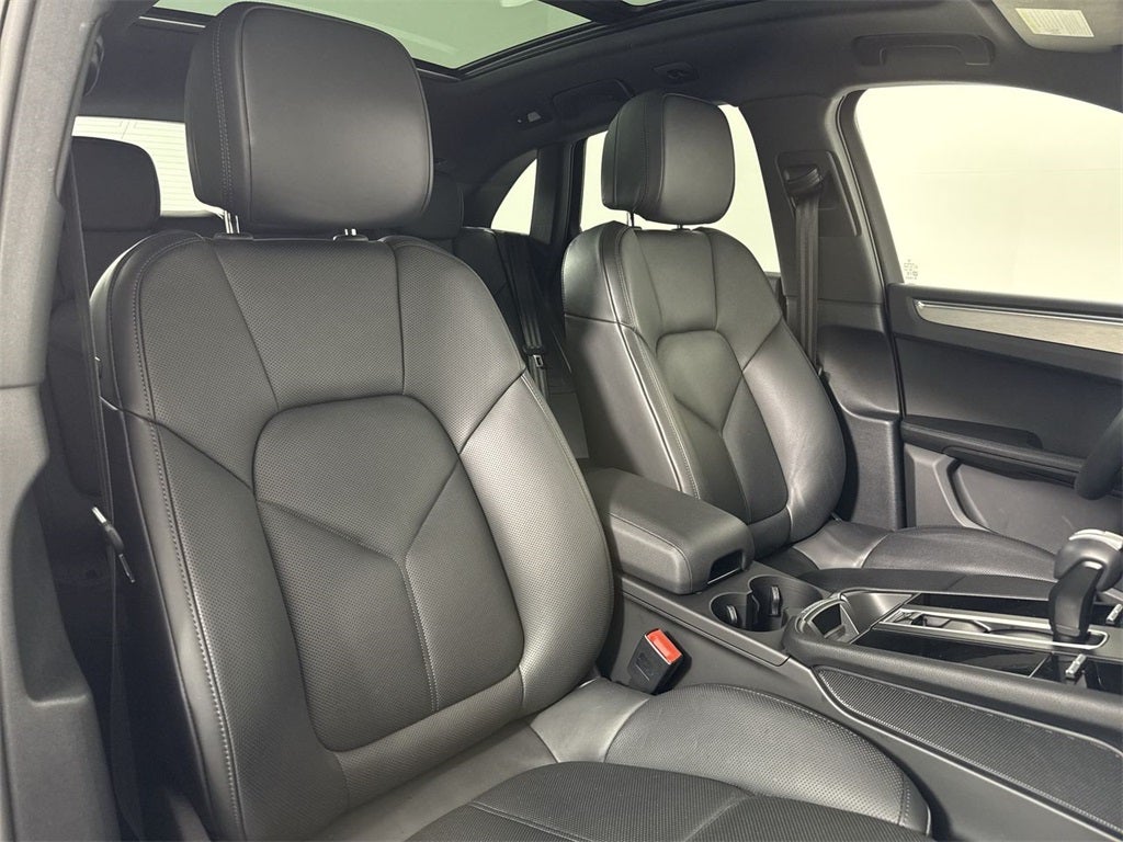 2025 Porsche Macan AWD