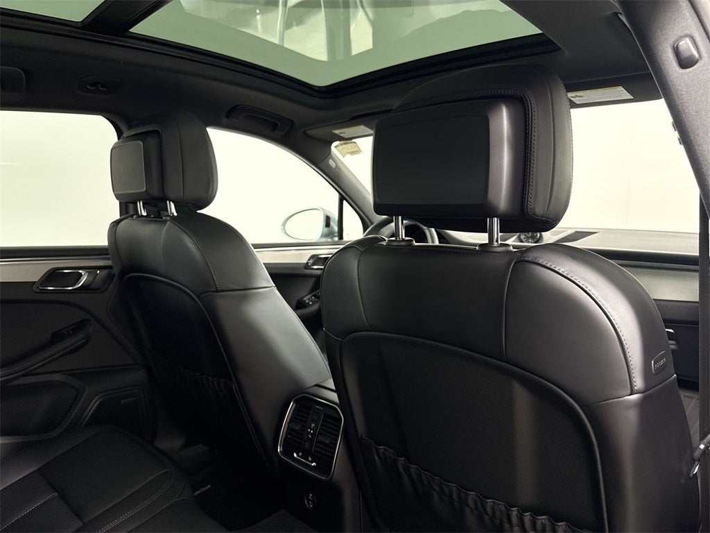 2025 Porsche Macan AWD