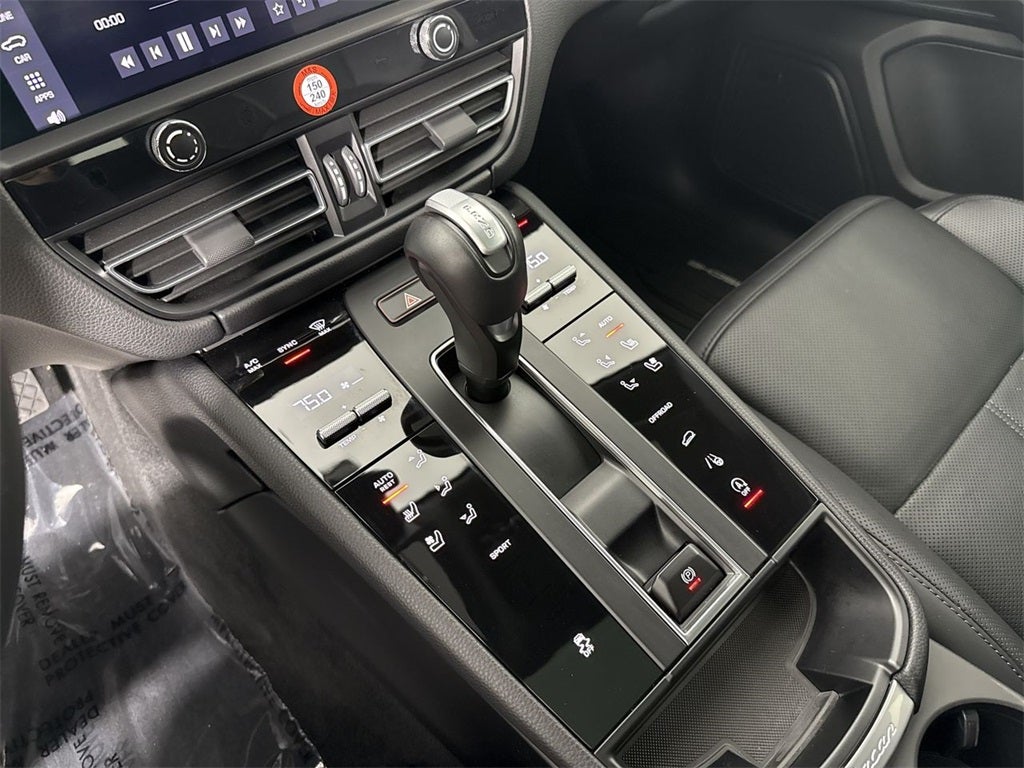 2025 Porsche Macan AWD