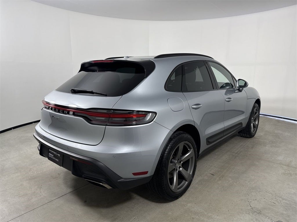 2025 Porsche Macan AWD