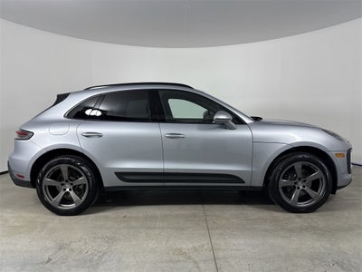 2025 Porsche Macan AWD