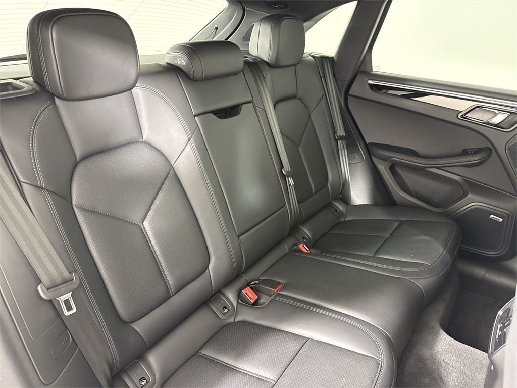 2025 Porsche Macan AWD