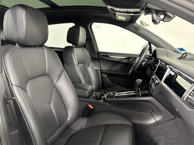 2025 Porsche Macan AWD
