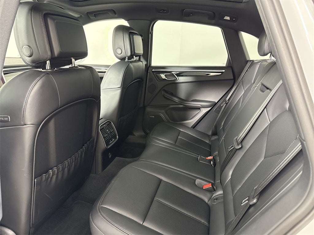 2025 Porsche Macan AWD