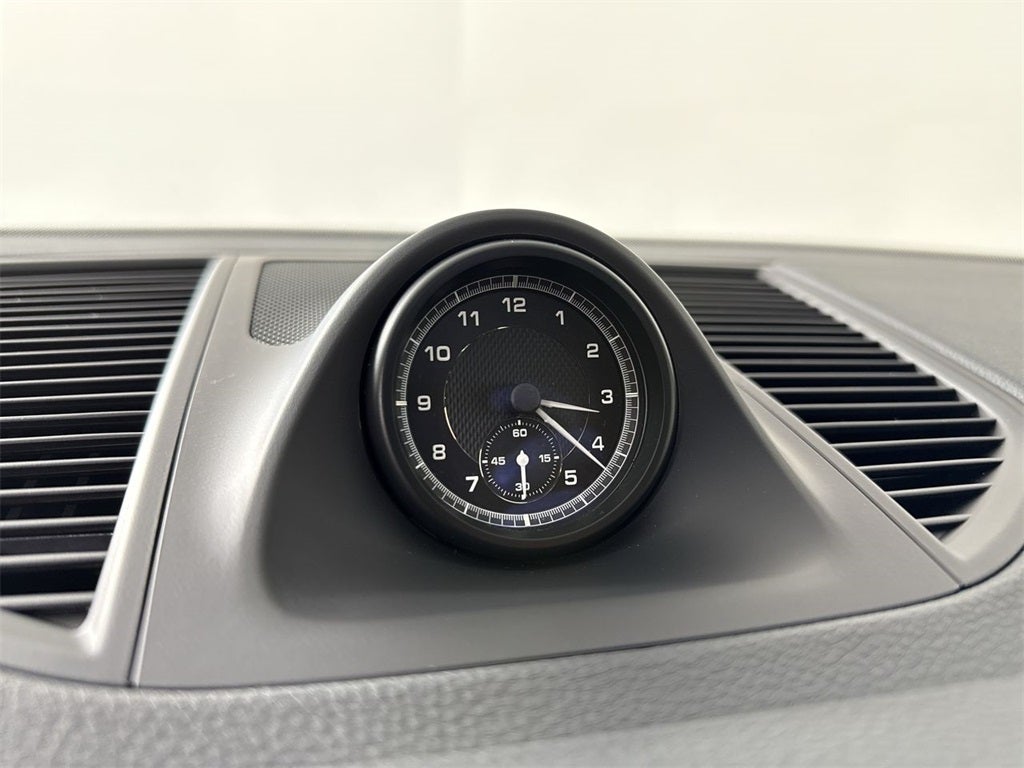 2025 Porsche Macan AWD