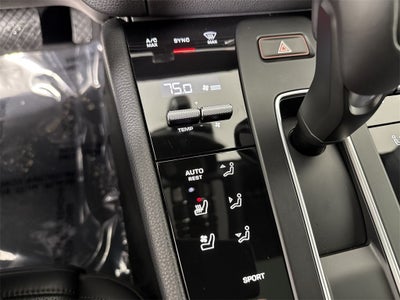 2025 Porsche Macan AWD