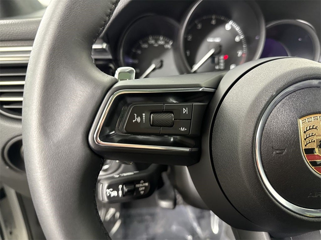 2025 Porsche Macan AWD