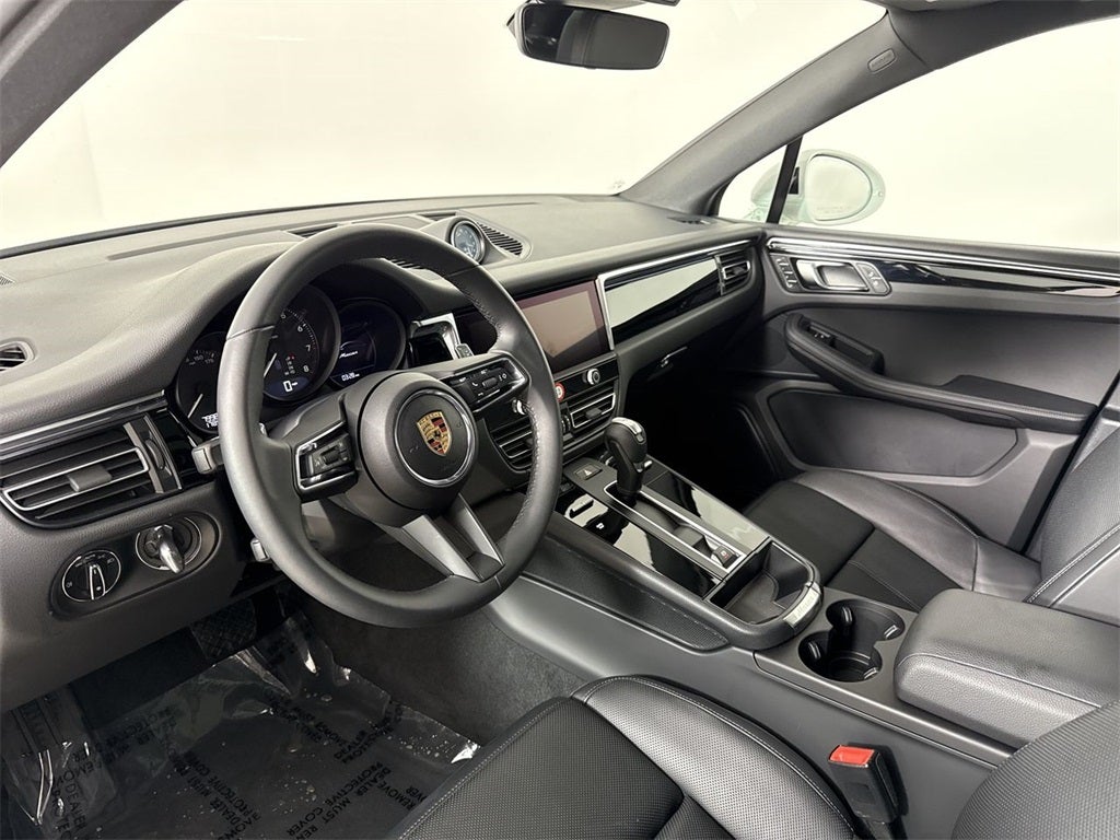 2025 Porsche Macan AWD