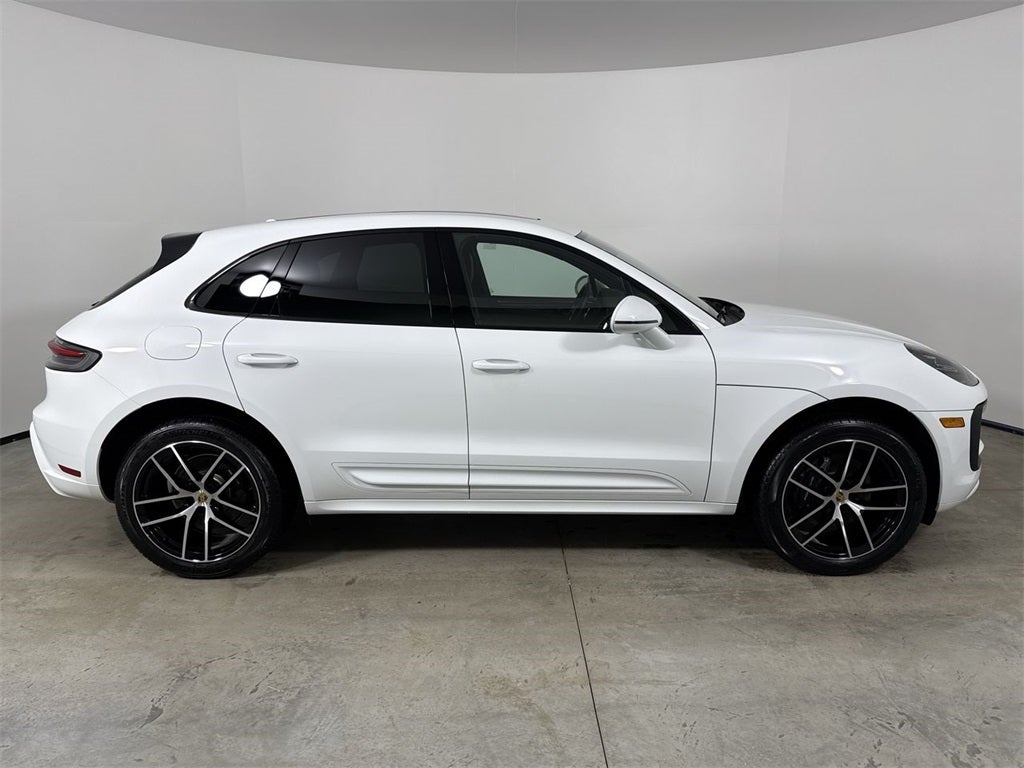2025 Porsche Macan AWD