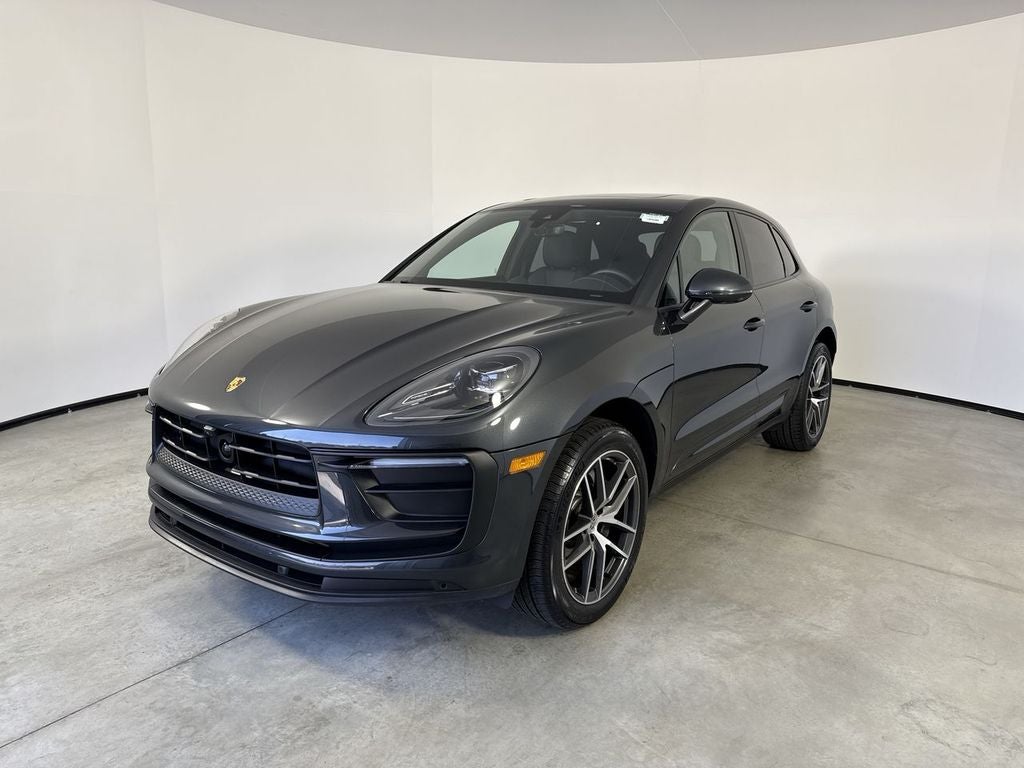 2025 Porsche Macan AWD