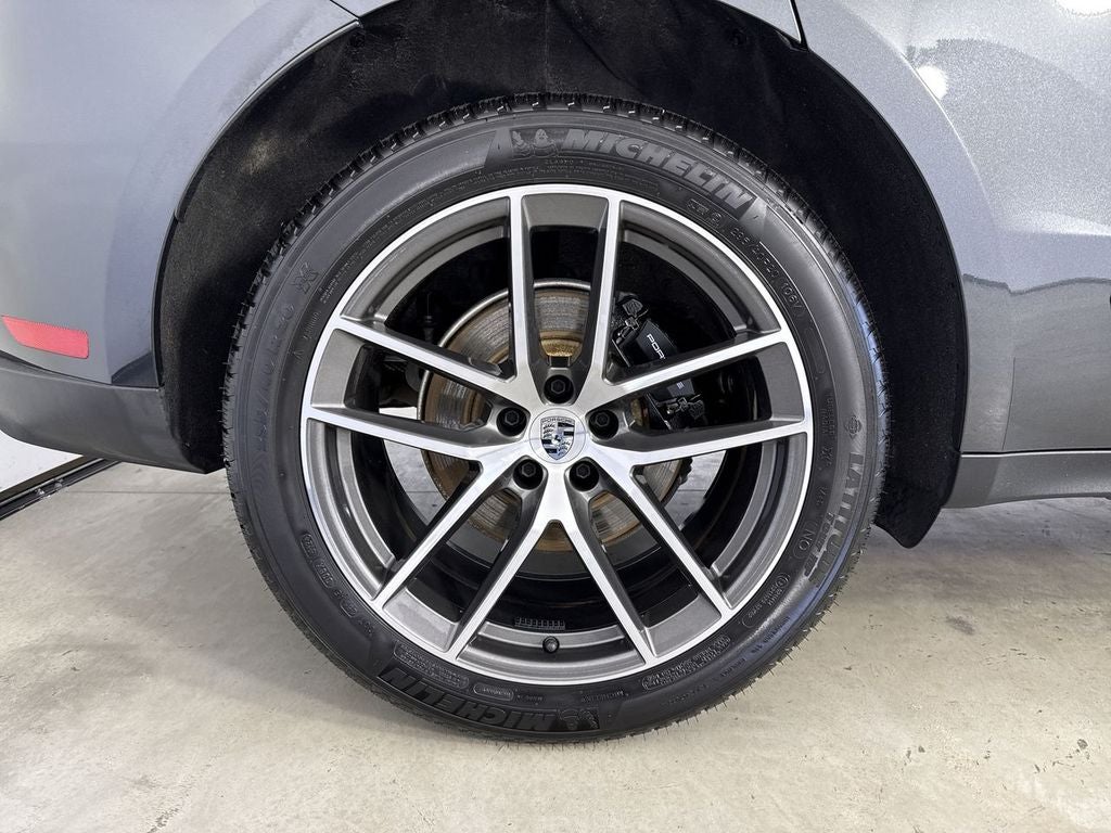 2025 Porsche Macan AWD