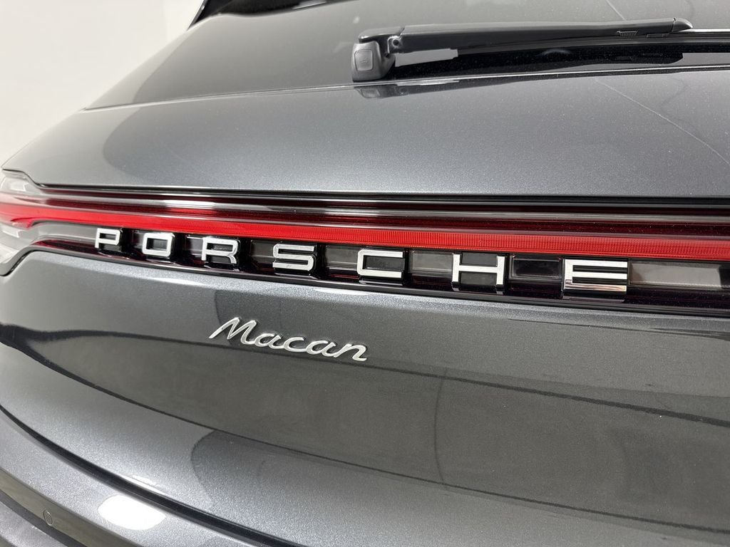 2025 Porsche Macan AWD