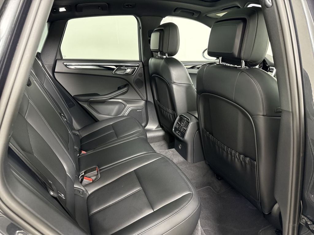 2025 Porsche Macan AWD