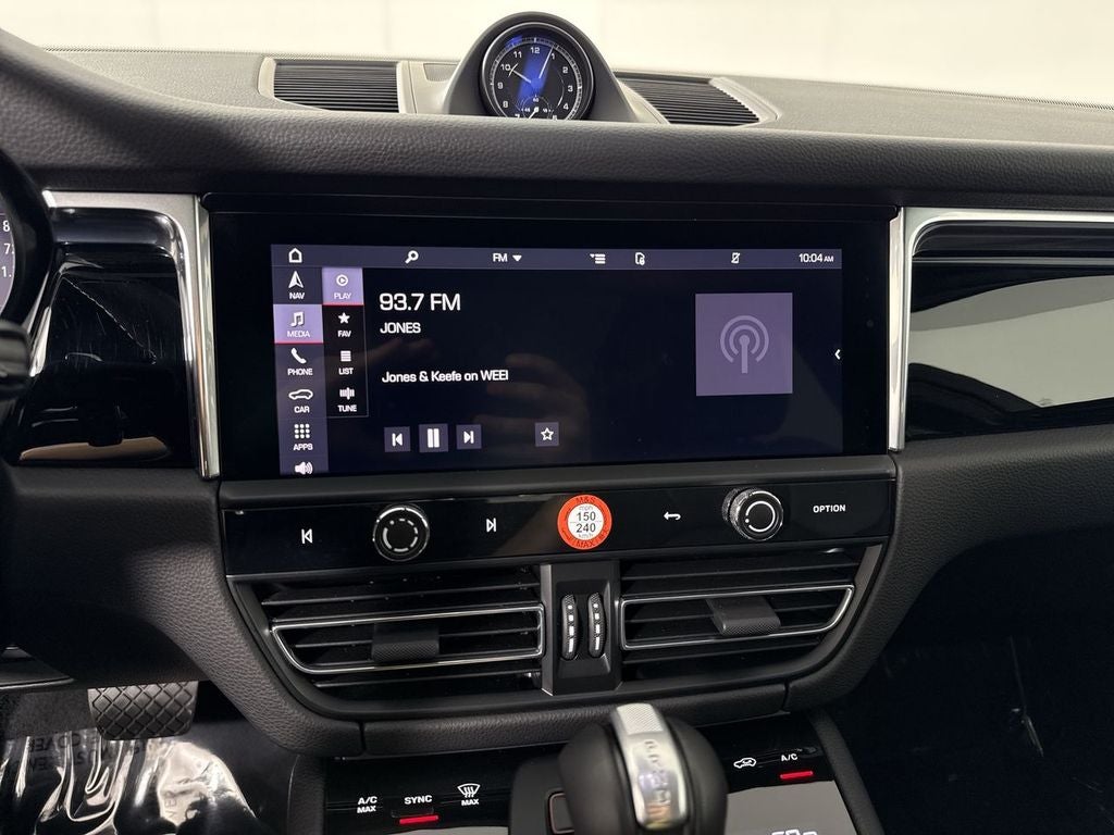 2025 Porsche Macan AWD