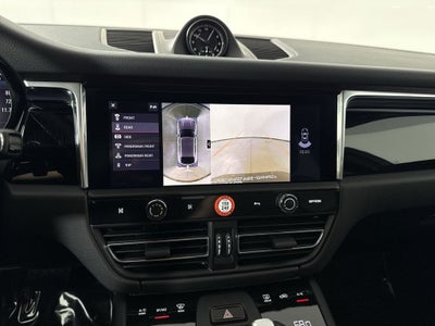 2025 Porsche Macan AWD