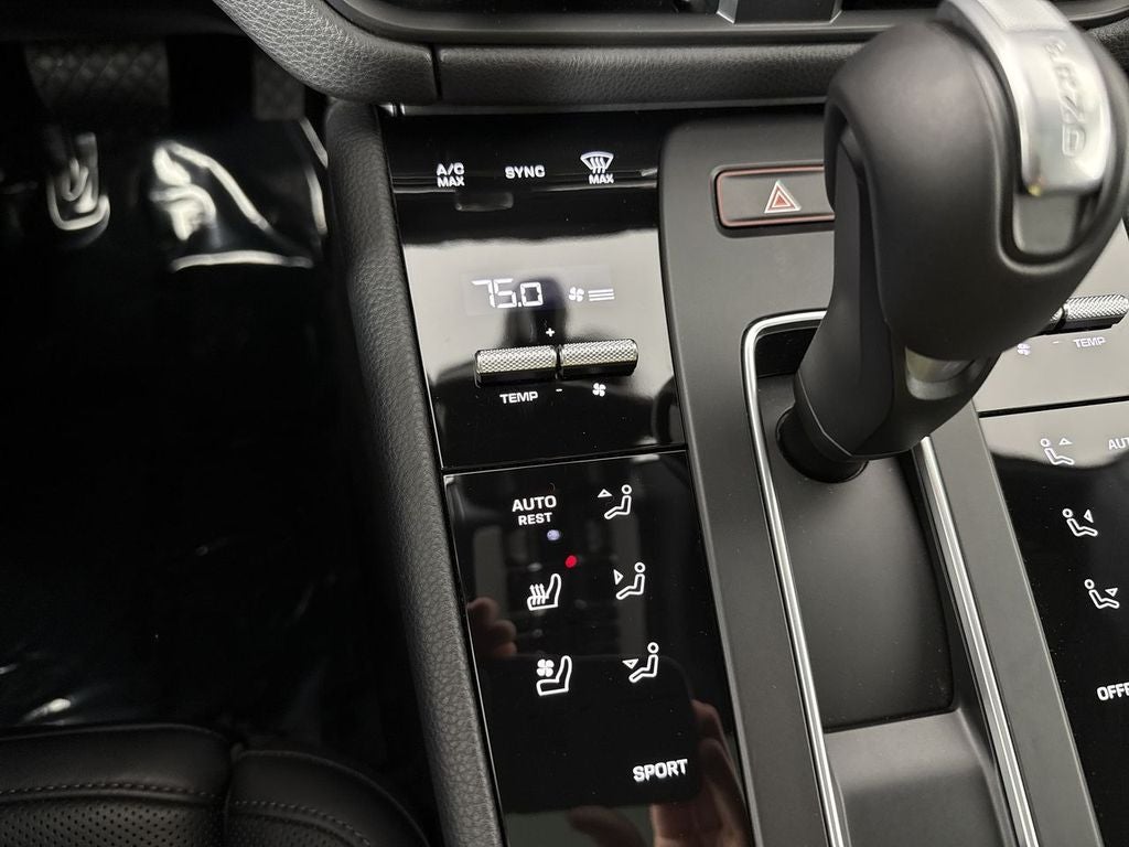 2025 Porsche Macan AWD
