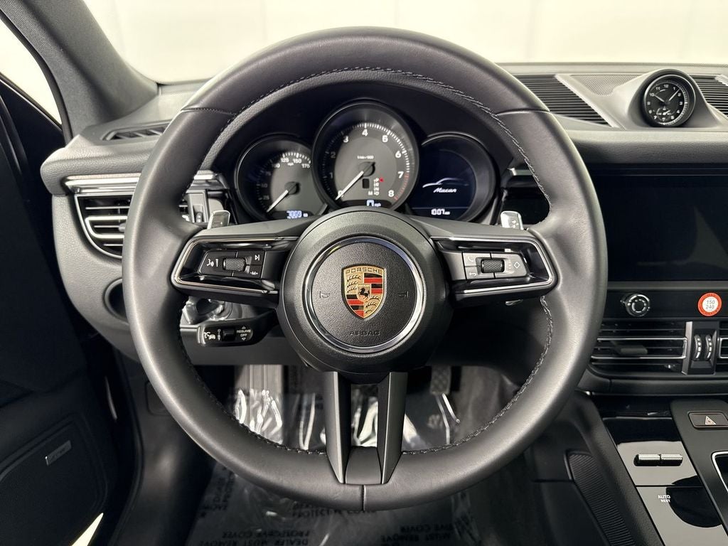 2025 Porsche Macan AWD