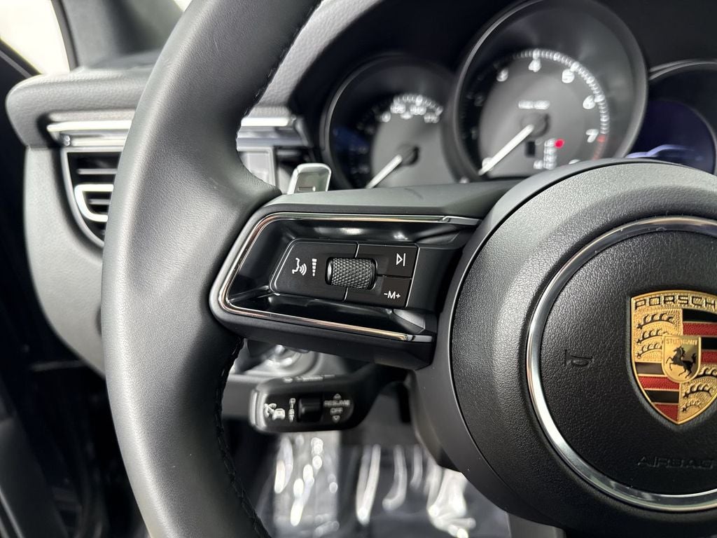 2025 Porsche Macan AWD