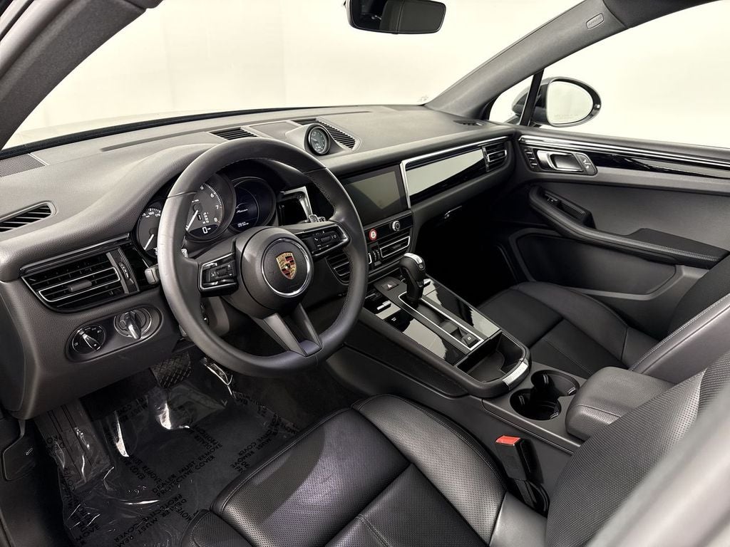 2025 Porsche Macan AWD