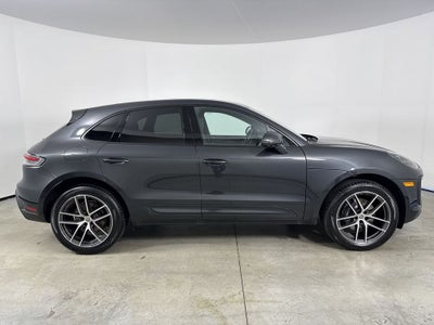 2025 Porsche Macan AWD