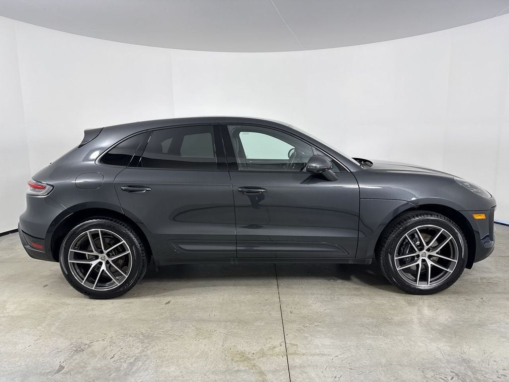 2025 Porsche Macan AWD