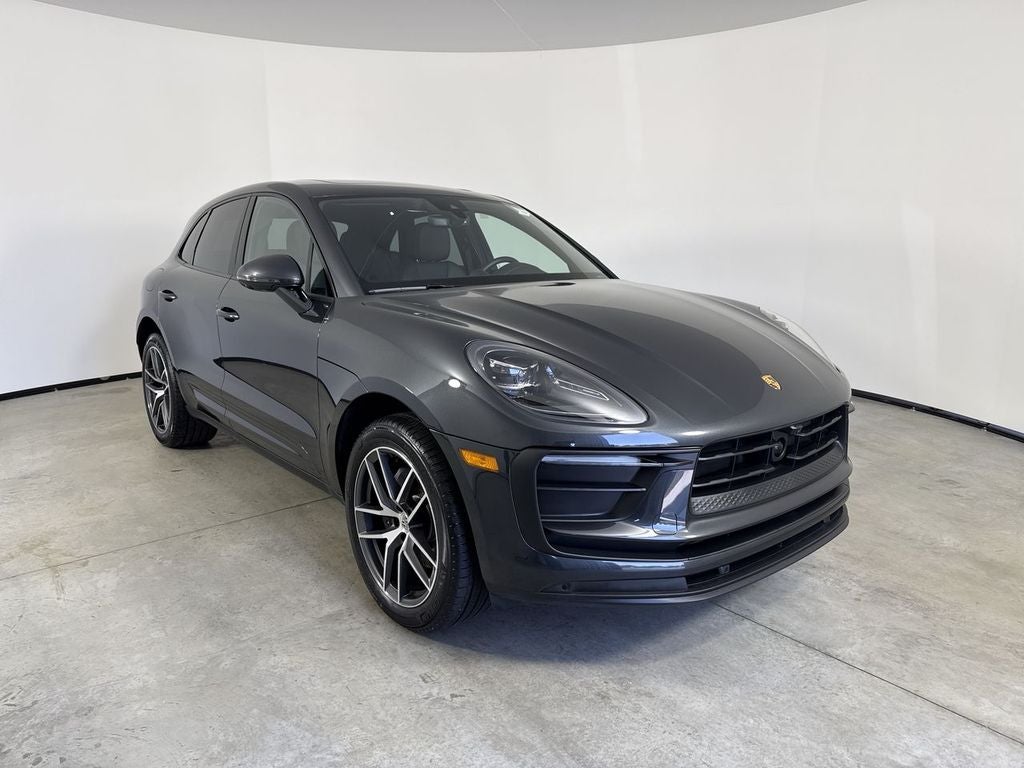 2025 Porsche Macan AWD
