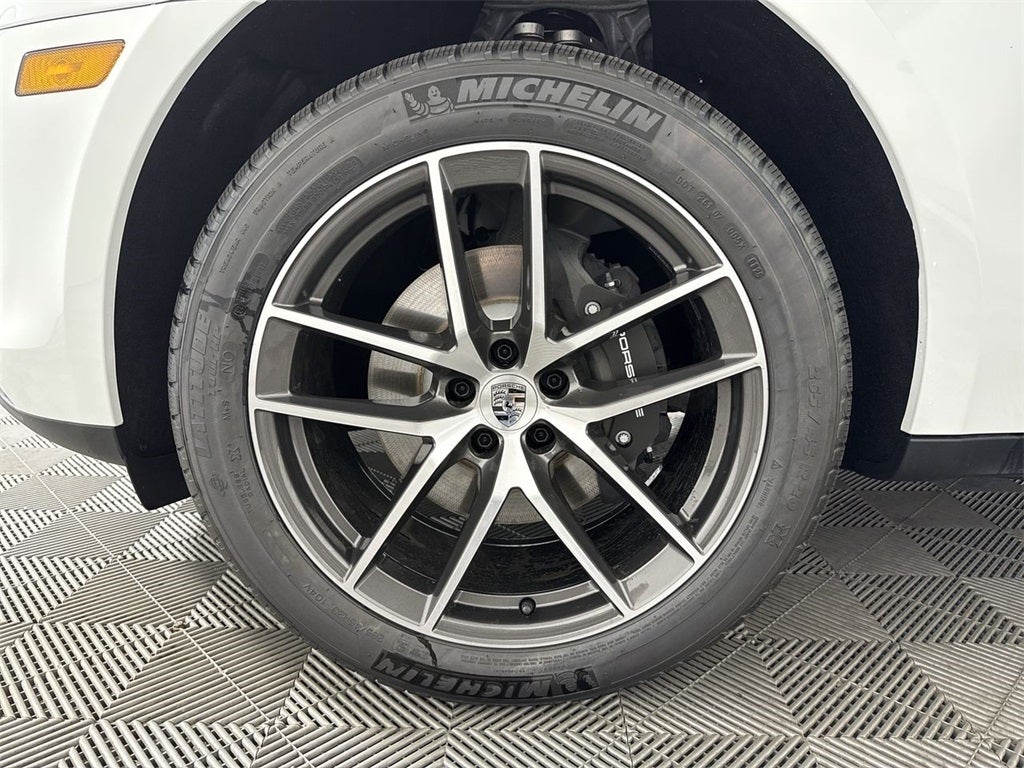 2025 Porsche Macan AWD