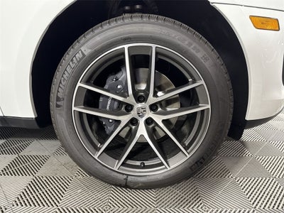2025 Porsche Macan AWD